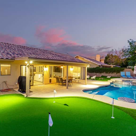 Stunning Regina - Mesa - Image 1